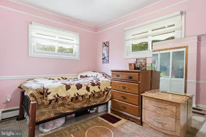 407 Holly Drive, Levittown, PA 19055 - Photo 8