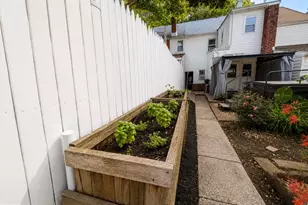 525 Locust St, Bristol, PA 19007 - Photo 38