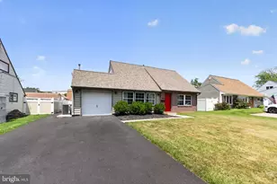 50 Middle Rd, Levittown, PA 19056 - Photo 2