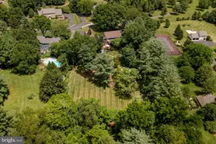 950 Camelot Rd, Furlong, PA 18925 - Photo 2