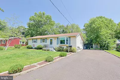 140 Longshore Avenue, Yardley, PA 19067 - Photo 2