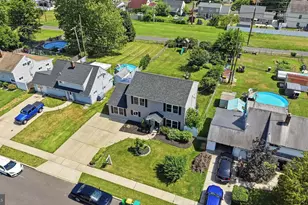 24 Idolstone Rd, Levittown, PA 19057 - Photo 4