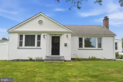 802 Fairview Avenue, Bristol, PA 19007 - Photo 2