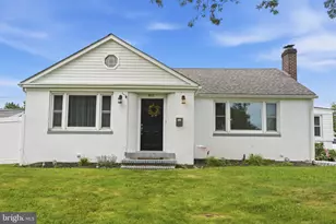 802 Fairview Ave, Bristol, PA 19007 - Photo 2