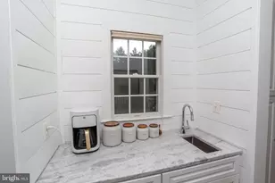 1 Hibbs Ln, New Hope, PA 18938 - Photo 4