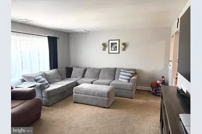 81 Queen Lily Road, Levittown, PA 19057 - Photo 8