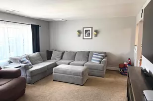 81 Queen Lily Rd, Levittown, PA 19057 - Photo 8