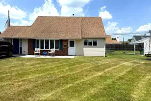 81 Queen Lily Rd, Levittown, PA 19057 - Photo 1