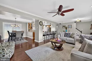 56 Woodview Dr, Chalfont, PA 18914 - Photo 8