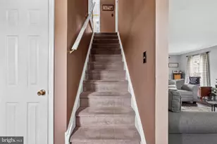 29 Tinder Rd, Levittown, PA 19056 - Photo 10