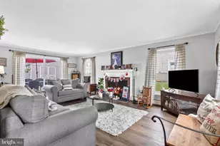 29 Tinder Rd, Levittown, PA 19056 - Photo 4