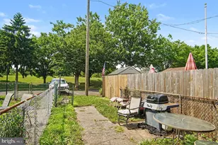 491 Pond St, Bristol, PA 19007 - Photo 22