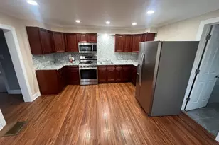 606 Green St, Bristol, PA 19007 - Photo 2