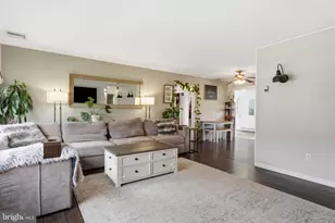 41 Crystal Pl, Levittown, PA 19057 - Photo 4