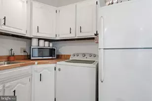 41 Crystal Pl, Levittown, PA 19057 - Photo 16