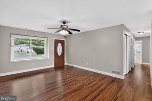29 Hedgerow Dr, Fairless Hills, PA 19030 - Photo 2