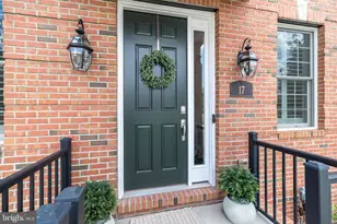 17 Creekview Ln, Yardley, PA 19067 - Photo 2