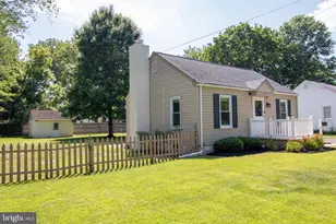 135 Longshore Ave, Yardley, PA 19067 - Photo 2