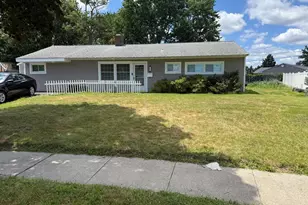 51 Serpentine Ln, Levittown, PA 19055 - Photo 1