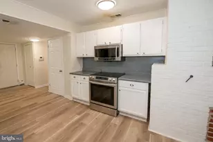 51 Serpentine Ln, Levittown, PA 19055 - Photo 6