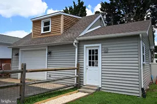 630 Elmwood Ave, Feasterville-Trevose, PA 19053 - Photo 6