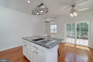7 Blue Flax Ln, Langhorne, PA 19047 - Photo 12