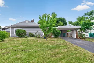 35 Palm Ln, Levittown, PA 19054 - Photo 2