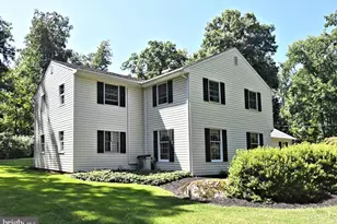 2125 Upper Ridge Rd, Green Lane, PA 18054 - Photo 8