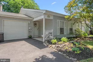 15 Hidden Valley Ln, Newtown, PA 18940 - Photo 2