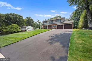 895 Sycamore Dr, Southampton, PA 18966 - Photo 4