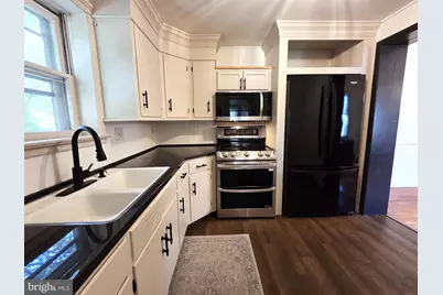735 W Broad Street, Quakertown, PA 18951 - Photo 2