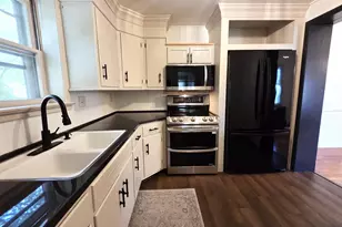 735 W Broad St, Quakertown, PA 18951 - Photo 2