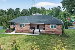 413 Broad St, Perkasie, PA 18944 - Photo 1