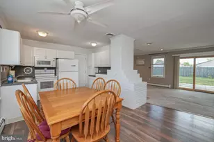 45 Crimson King Ln, Levittown, PA 19055 - Photo 6
