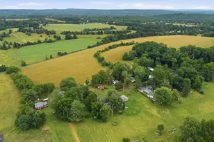 563 E Dark Hollow Rd, Pipersville, PA 18947 - Photo 6