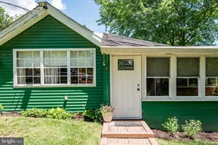563 E Dark Hollow Rd, Pipersville, PA 18947 - Photo 2