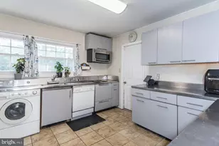 455 Snowball Dr, Levittown, PA 19056 - Photo 26