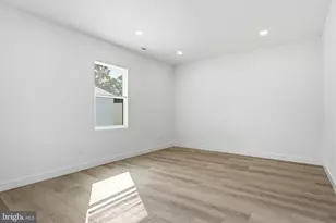 96 Elderberry Dr, Levittown, PA 19054 - Photo 10
