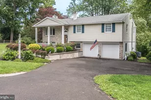 744 Kleckner Rd, Bensalem, PA 19020 - Photo 2