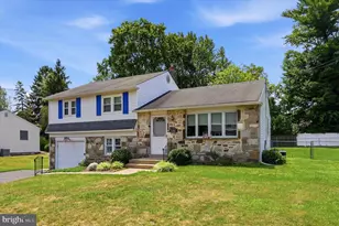 726 Violet Rd, Warminster, PA 18974 - Photo 1