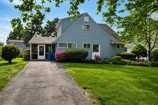 15 Catalpa Ln, Levittown, PA 19055 - Photo 1
