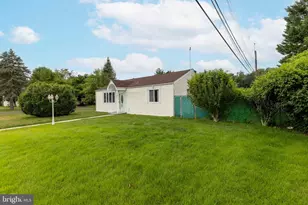 906 Oak Terrace, Southampton, PA 18966 - Photo 2