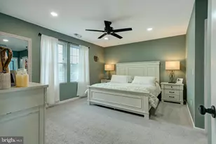 57 Evergreen Ln, Levittown, PA 19054 - Photo 6