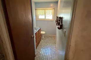 43 Falcon Rd, Levittown, PA 19056 - Photo 16