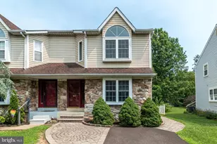 40 Pearl Dr, Doylestown, PA 18901 - Photo 1