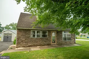 587 Arbor Rd, Morrisville, PA 19067 - Photo 2