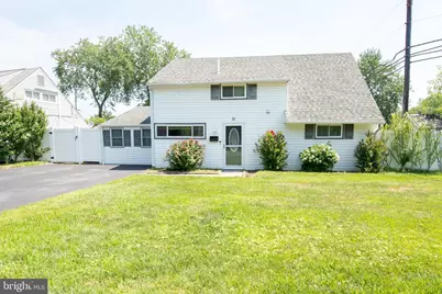 31 Roundwood Lane, Levittown, PA 19055 - Photo 1