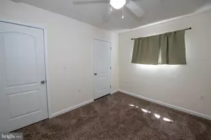31 Roundwood Ln, Levittown, PA 19055 - Photo 20