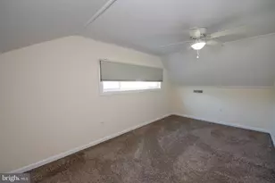 31 Roundwood Ln, Levittown, PA 19055 - Photo 40