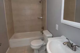 31 Roundwood Ln, Levittown, PA 19055 - Photo 24